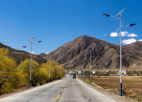 公路太阳能路灯